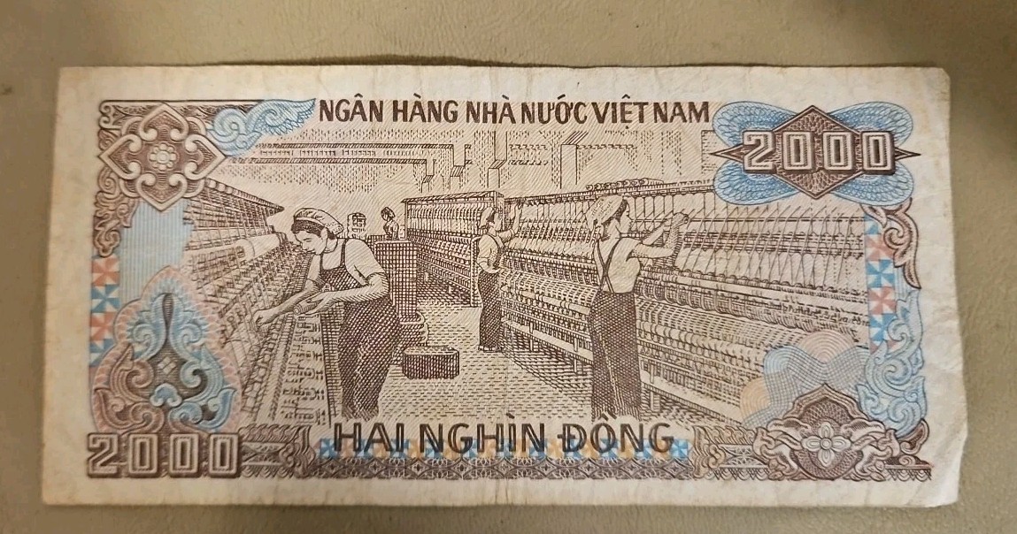 1988 Vietnam 2000 Dong Note
