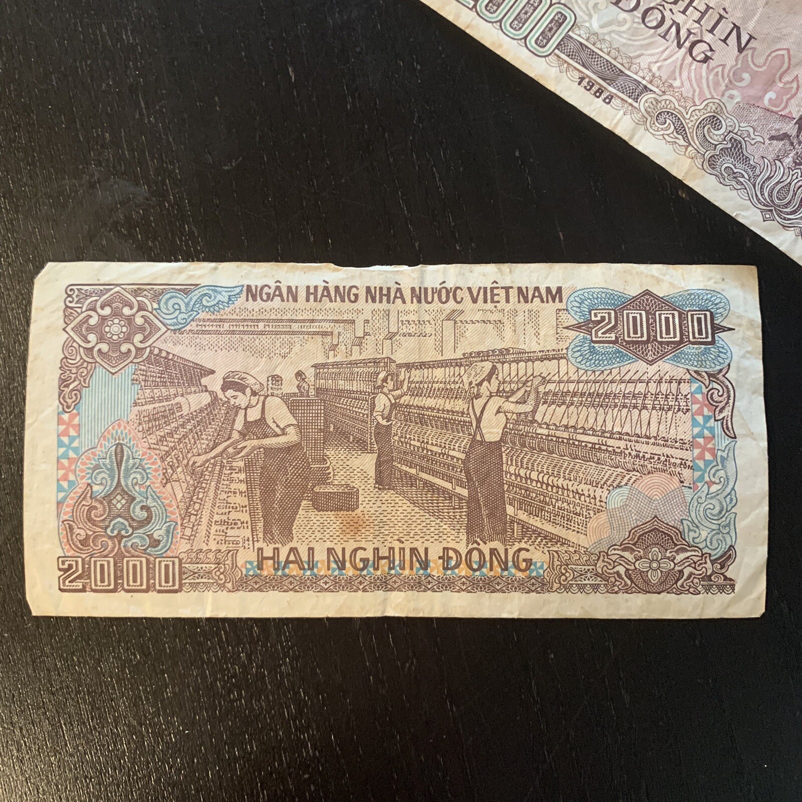 VIETNAM 2000 DONG BANKNOTE – 1988 -FREE SHIPPING