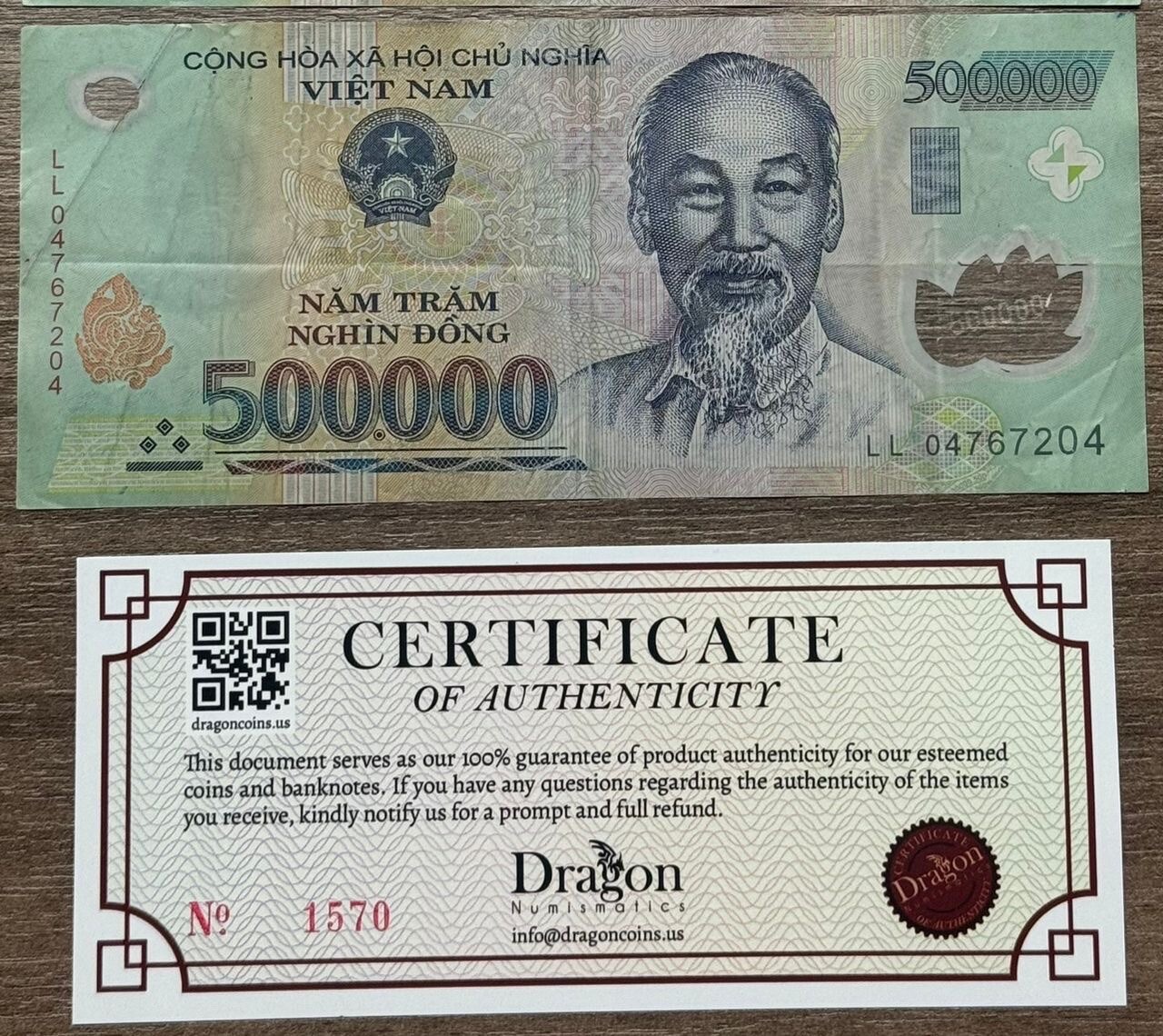 500,000 Vietnam Dong Banknote 2004-2006 VND single 500000 Dong Circulated