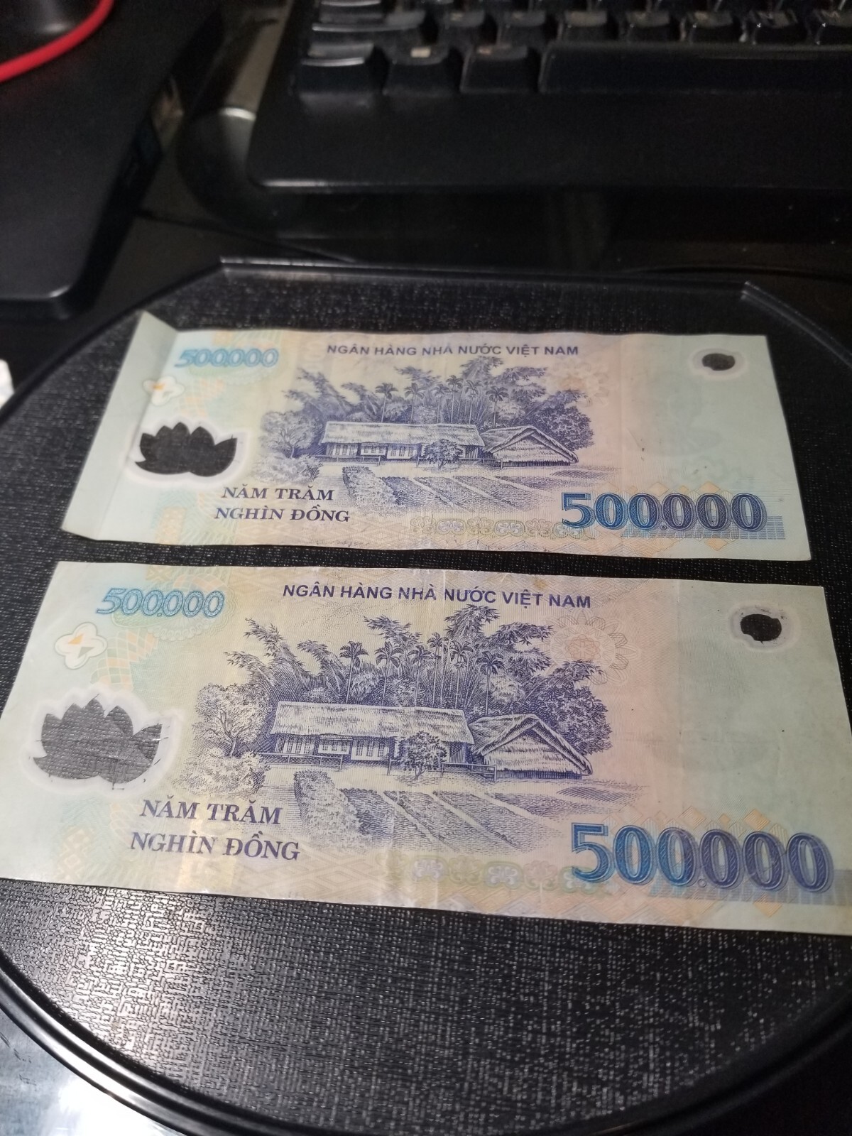 1 Million Vietnamese Dong ( 500000 x 2 Pieces ) Vietnam 500,000 Currency