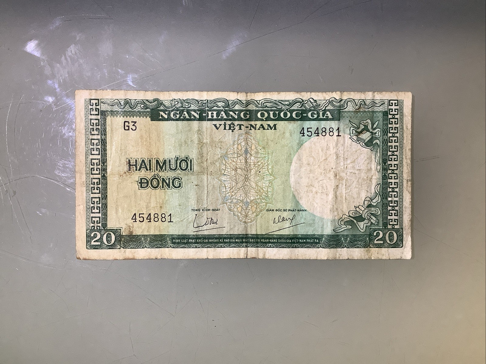 South Vietnam 20 Dong 1964 Circulated