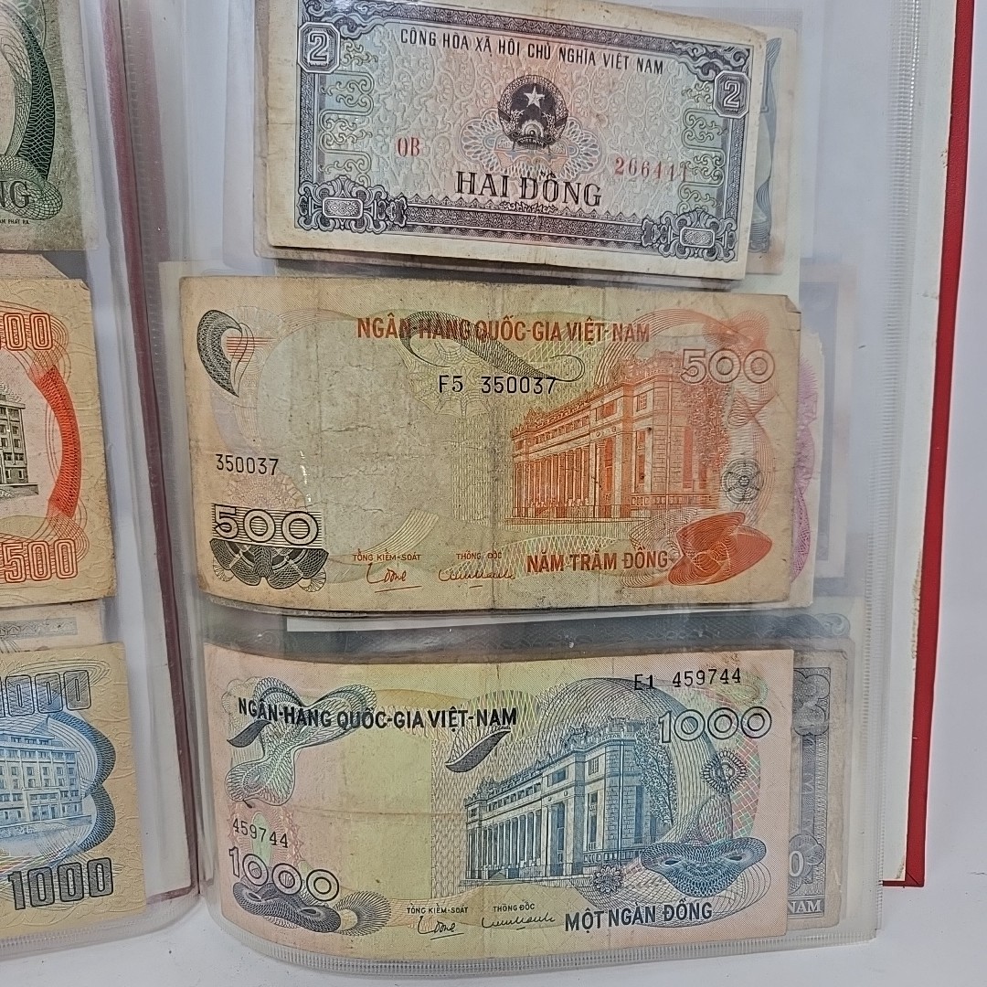 Vintage Vietnam Banknotes Lot. with red booklet book. 30 Notes 🇻🇳