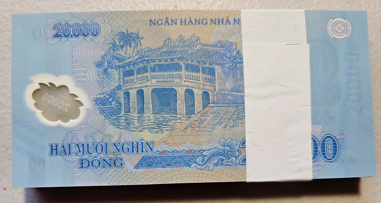 Vietnam 20,000 Dong 2016, Pack of 100