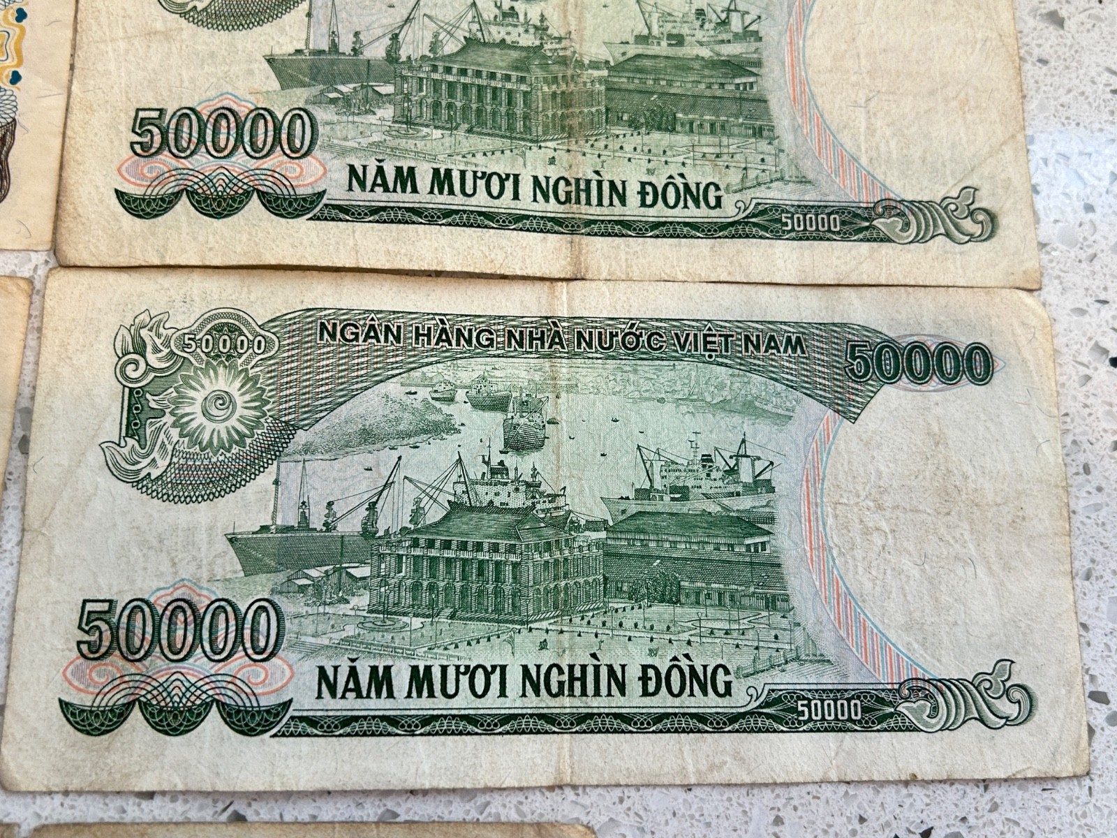 Viet Nam Vietnam Banknote Lot of 11 : Hai Tram Nguni Muoi 209,800 Dong
