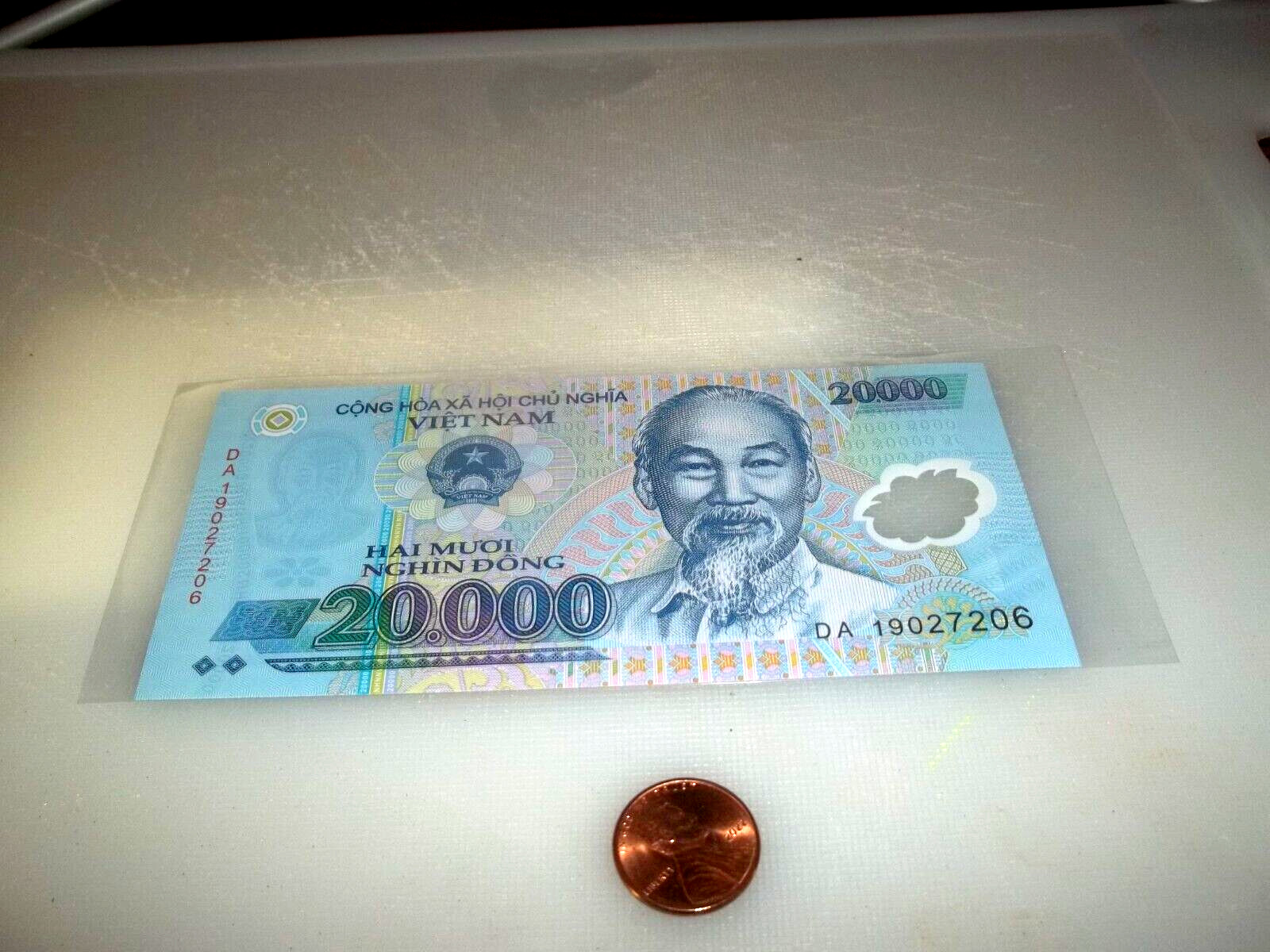 4 X 20,000 VIETNAM DONG BANKNOTES, POLYMER BILLS 80,000