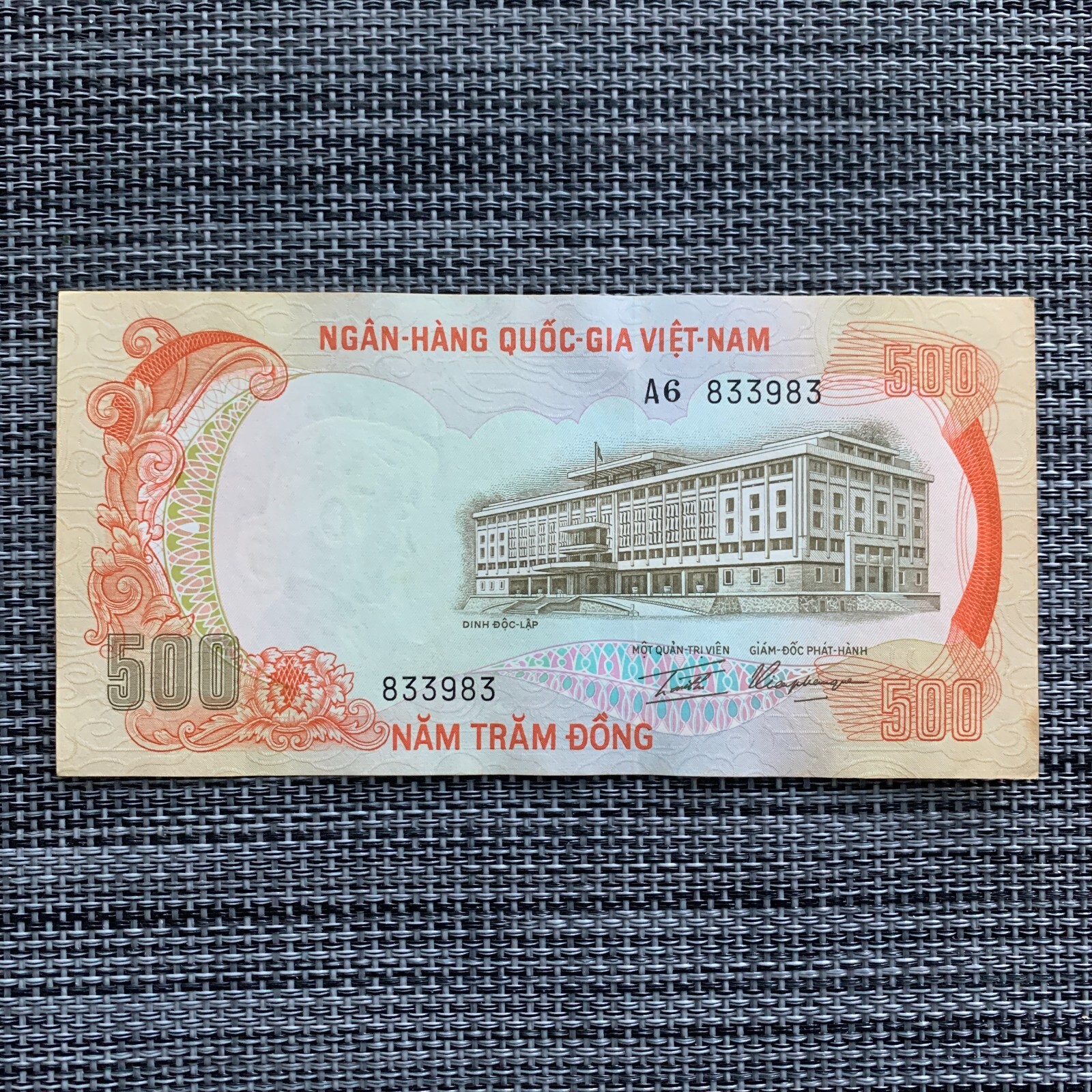 Vietnam War Era Banknote South Vietnamese 500 DONG 1972 Currency. Paper Money.