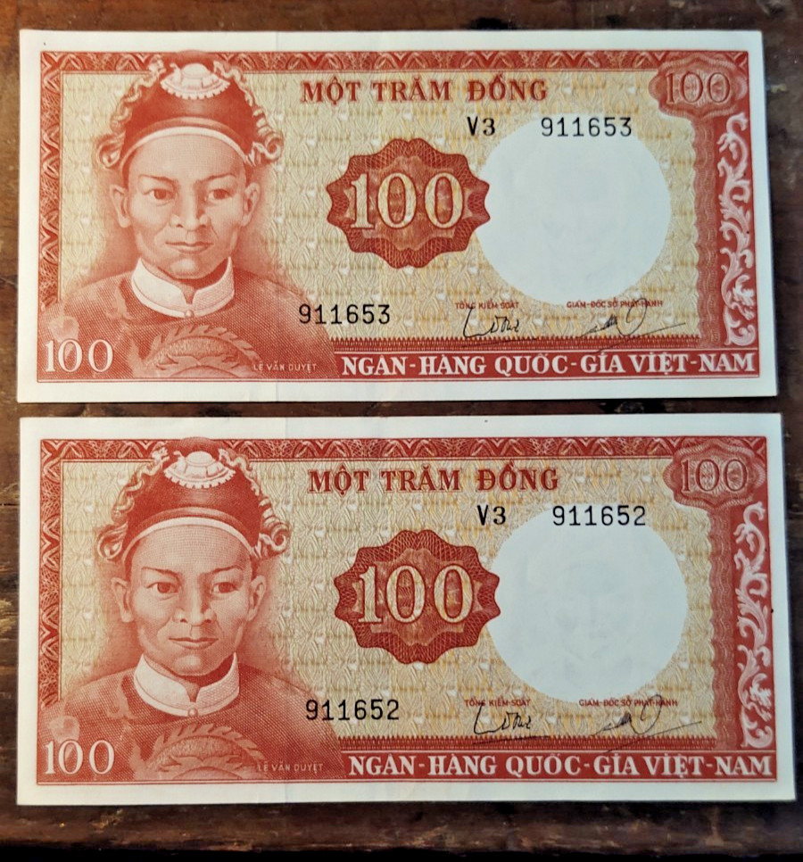 South Vietnam Lot of 2 100 Dong Banknotes Consecutive Serial Numbers UNC