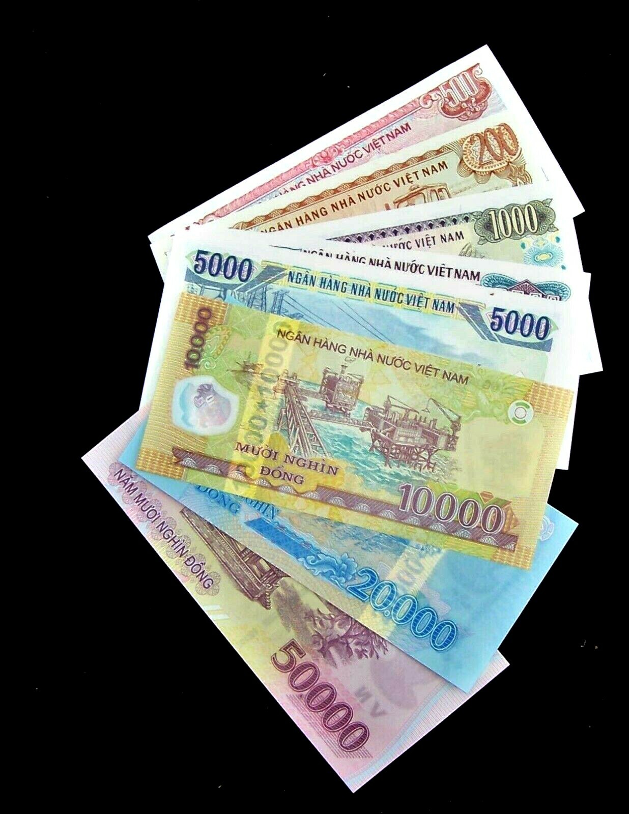 8 Vietnam banknotes 200 dong – 50000 Dong – Uncirculated currency