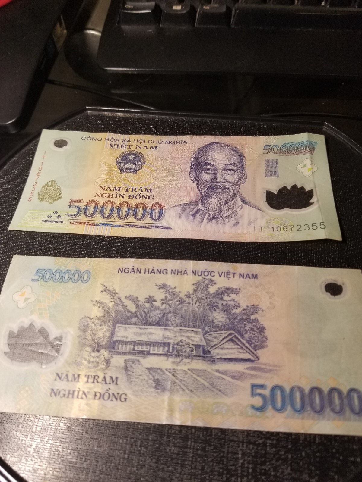1 Million Vietnamese Dong ( 500000 x 2 Pieces ) Vietnam 500,000 Currency