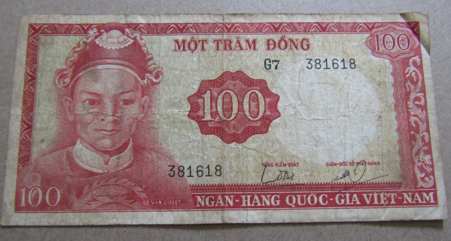 VIET NAM SOUTH, 100 DONG,P#19b, ND(1966)