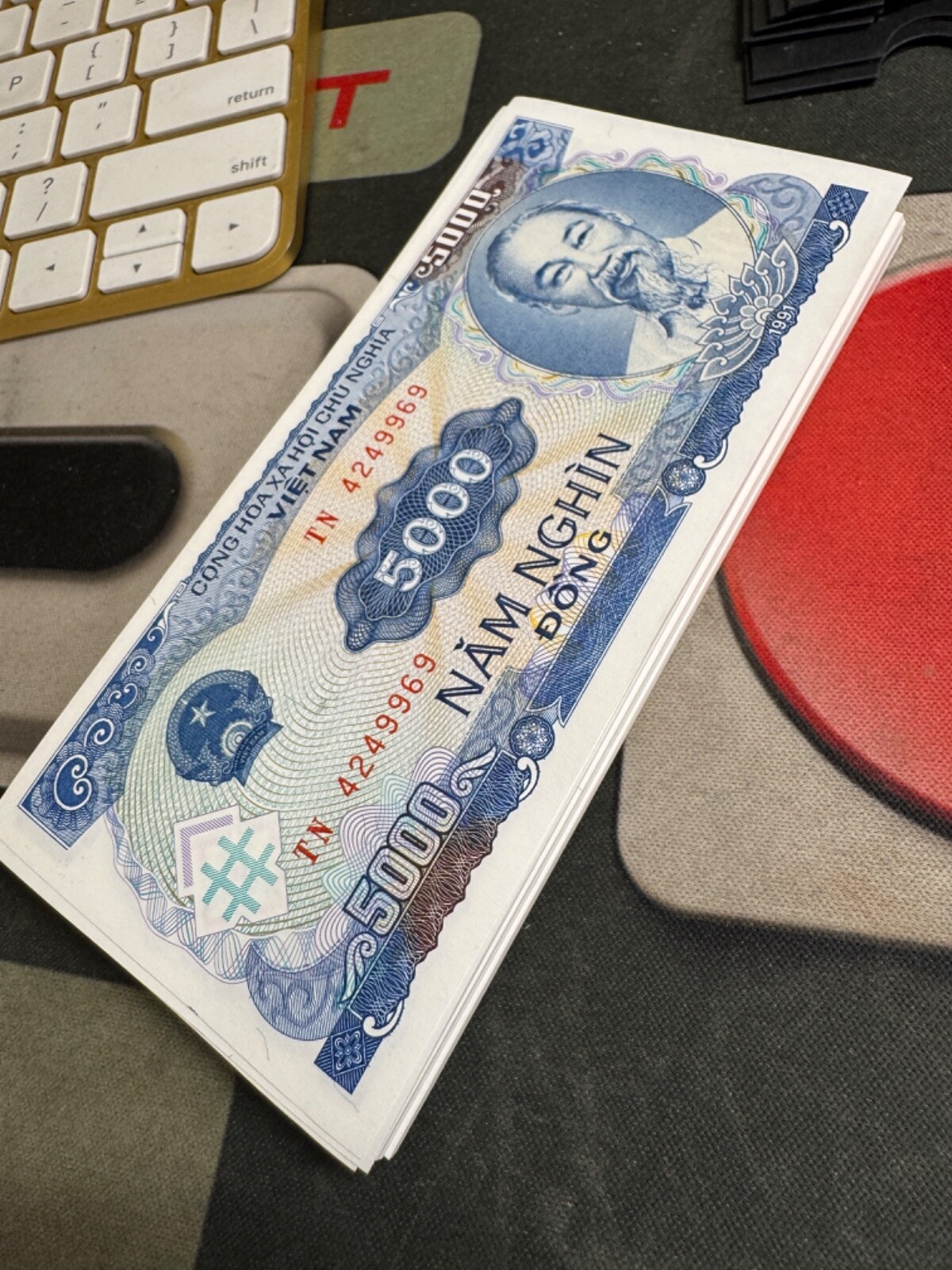 Vietnam 5000 Dong Banknote 1991, CIRCULATED Currency, World Paper Money P-108
