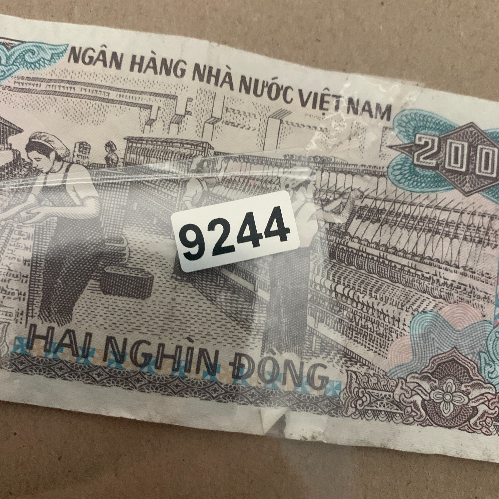 Vietnamese 2000 Dong Banknote. Vietnam Currency. Post Vietnam War Memorabilia