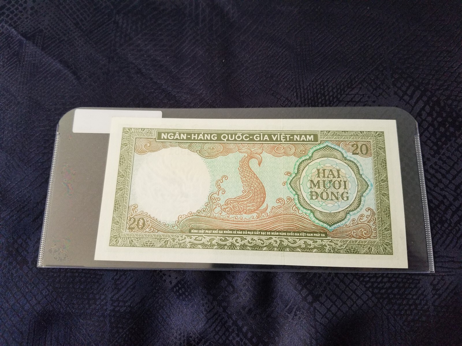 South Vietnam 20 Dong No Date (1964) Pick #16a Uncirculated – Serial #304951