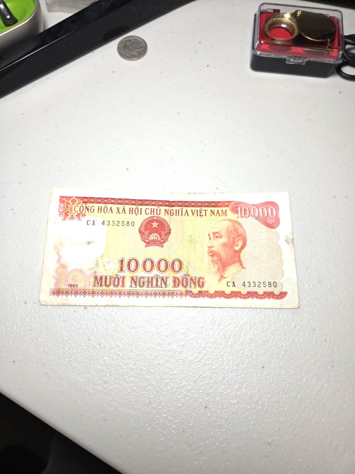 Vtg. Viet Nam 10,000 MUOI NGHIN DONG 1993 CA 4332580 Series Circulated Banknote