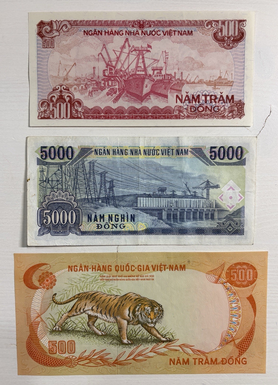 Vietnamese Banknotes (LOT OF 3) 500₫ & 5000₫ (1988, 1991)