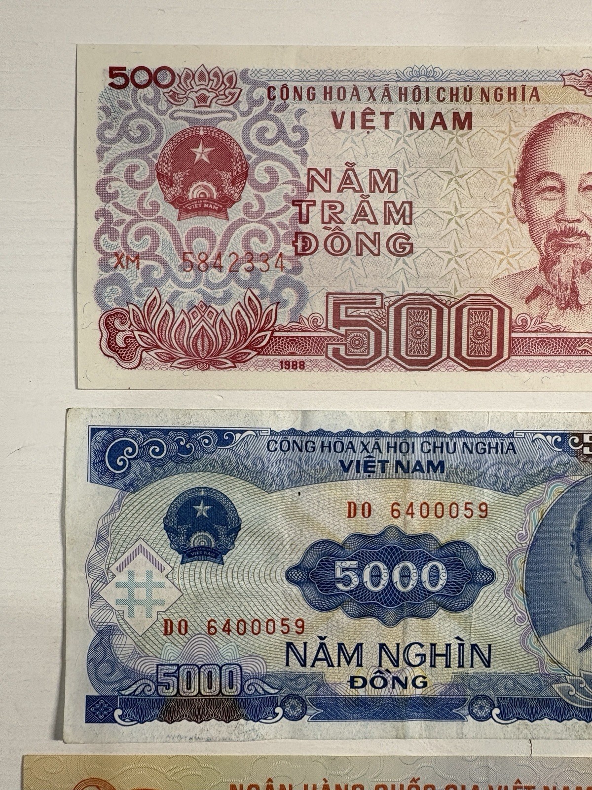 Vietnamese Banknotes (LOT OF 3) 500₫ & 5000₫ (1988, 1991)