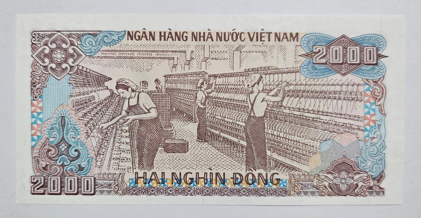 Viet Nam 1988 / 2,000 Dong 2` Solid Serial number 2222222 Gem UNC