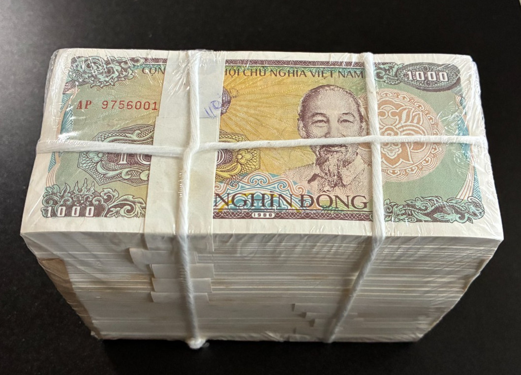 VIETNAM 1000 DONG P-106 1988 x 1000 Pcs Lot BRICK ELEPHANT UNC BUNDLE PACK NOTE