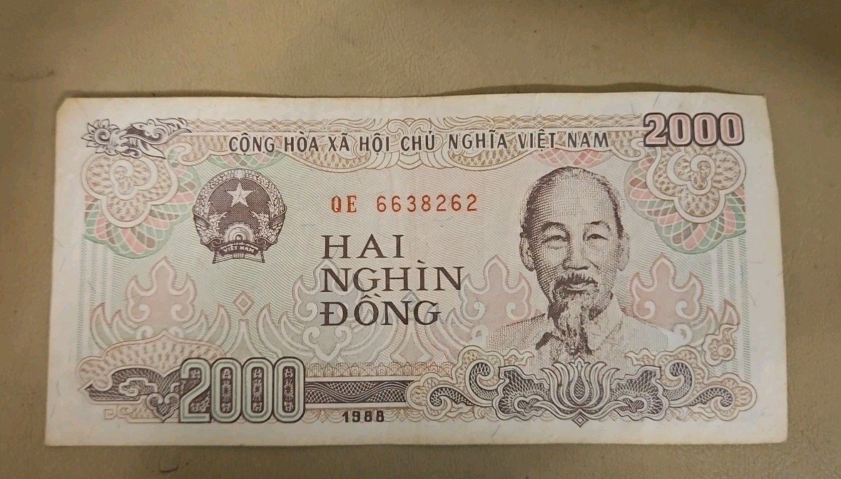 1988 Vietnam 2000 Dong Note