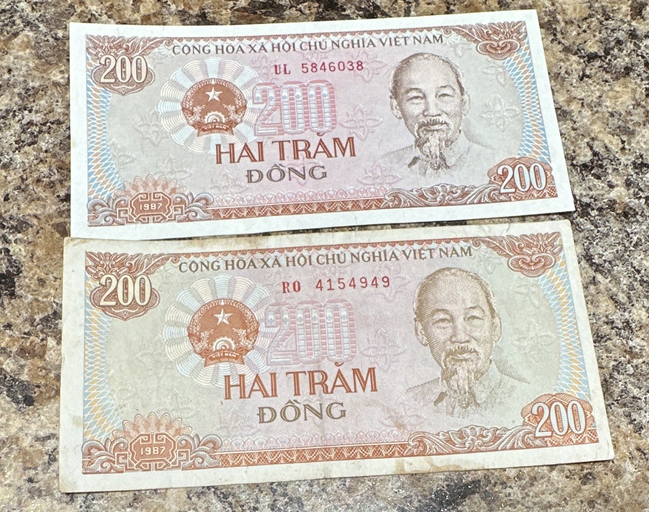 Viet Nam 1987 200₫ Banknote Lot of 2 Circulated Uncertified Ungraded