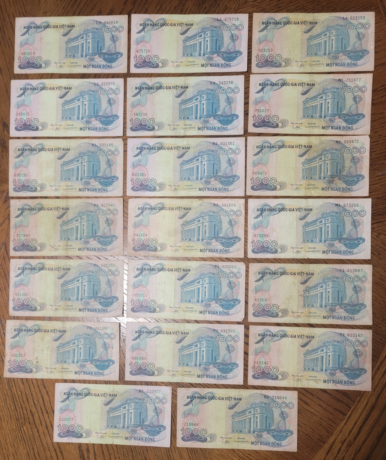Vintage Banknote lot from South Vietnam, see pictures.