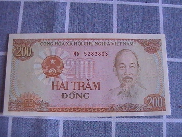 CURRENCY VIET NAM 1987 200 HAI TRAM DONG SERIAL # MN 5283863 CRISP