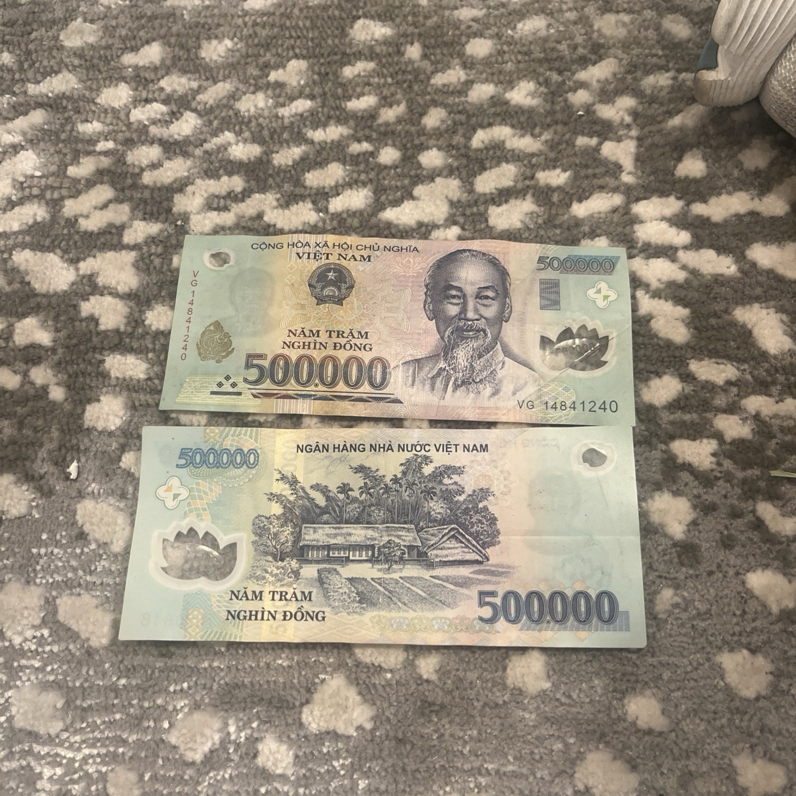 1 MILLION VIETNAM DONG (2 x 500,000 VND) 1,000,000 VIETNAMESE Authentic Currency