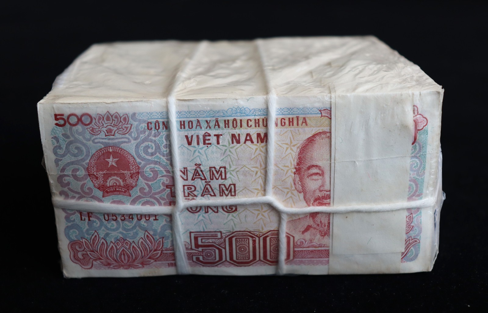 Vietnam, 500 Dong, 1000 Pcs, 1988 / 1989 World Banknote, P-101, UNC, Seaport