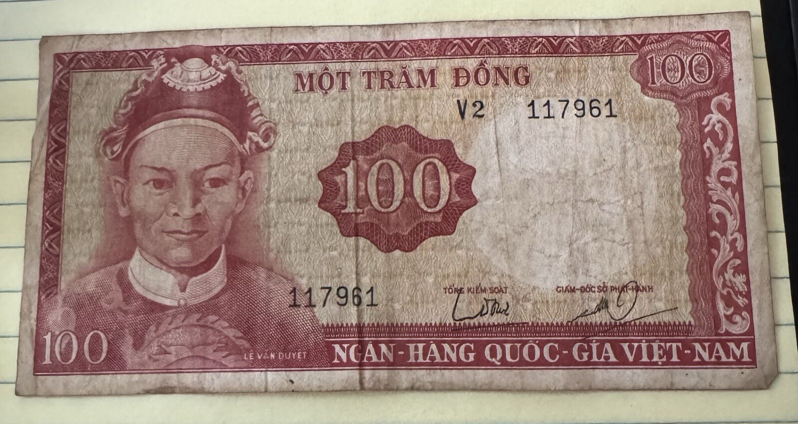 South Vietnam 100 dong ND (1966) Le Van Duyet