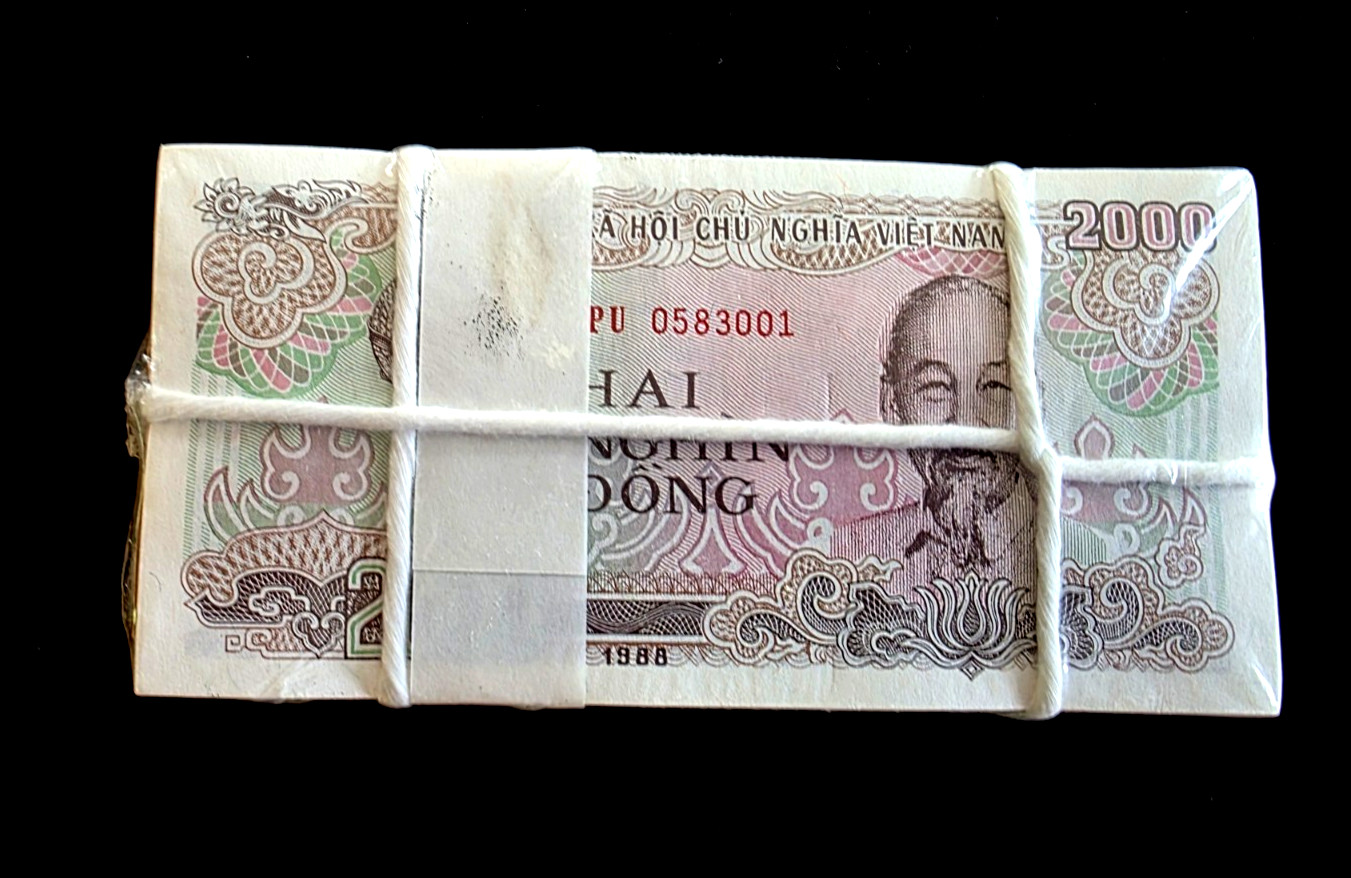 1000 x VIETNAM 2000 Dong, 1988, P-107, UNC World Currency Banknote bundle
