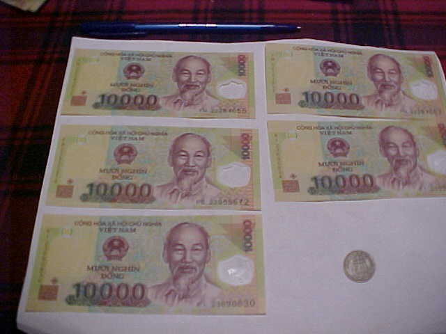 5 X 10,000 UNC Vietnam Dongs with 1 British Silver 6 pence 1934-1945