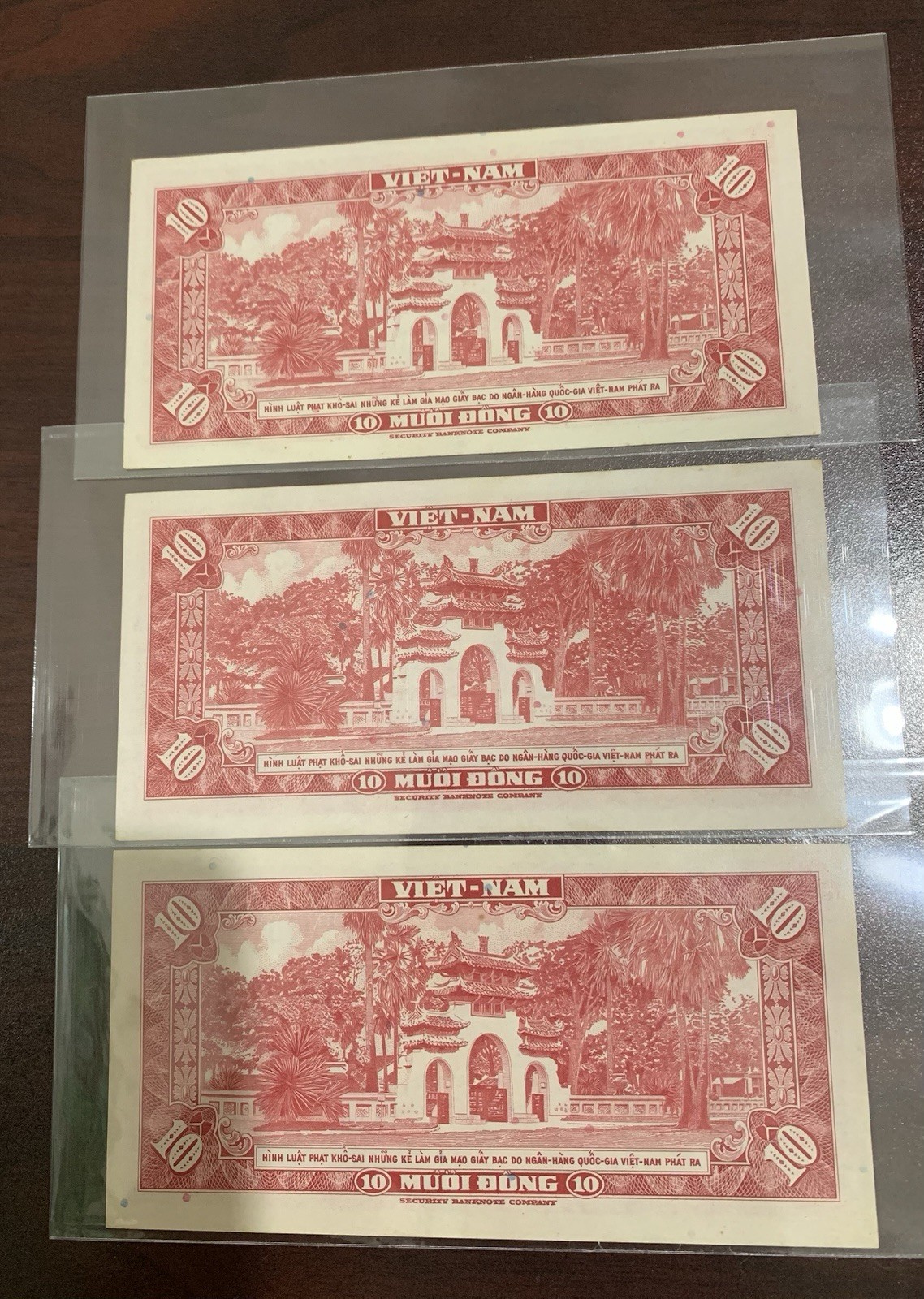 Vietnamese 10 Đồng Banknote 1962 P# 5 Vietnam Currency Red Farmer Ten Dong