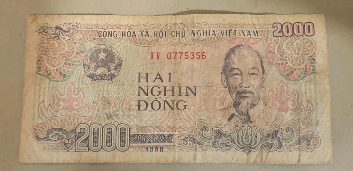 1988 Vietnam 2000 Dong Note