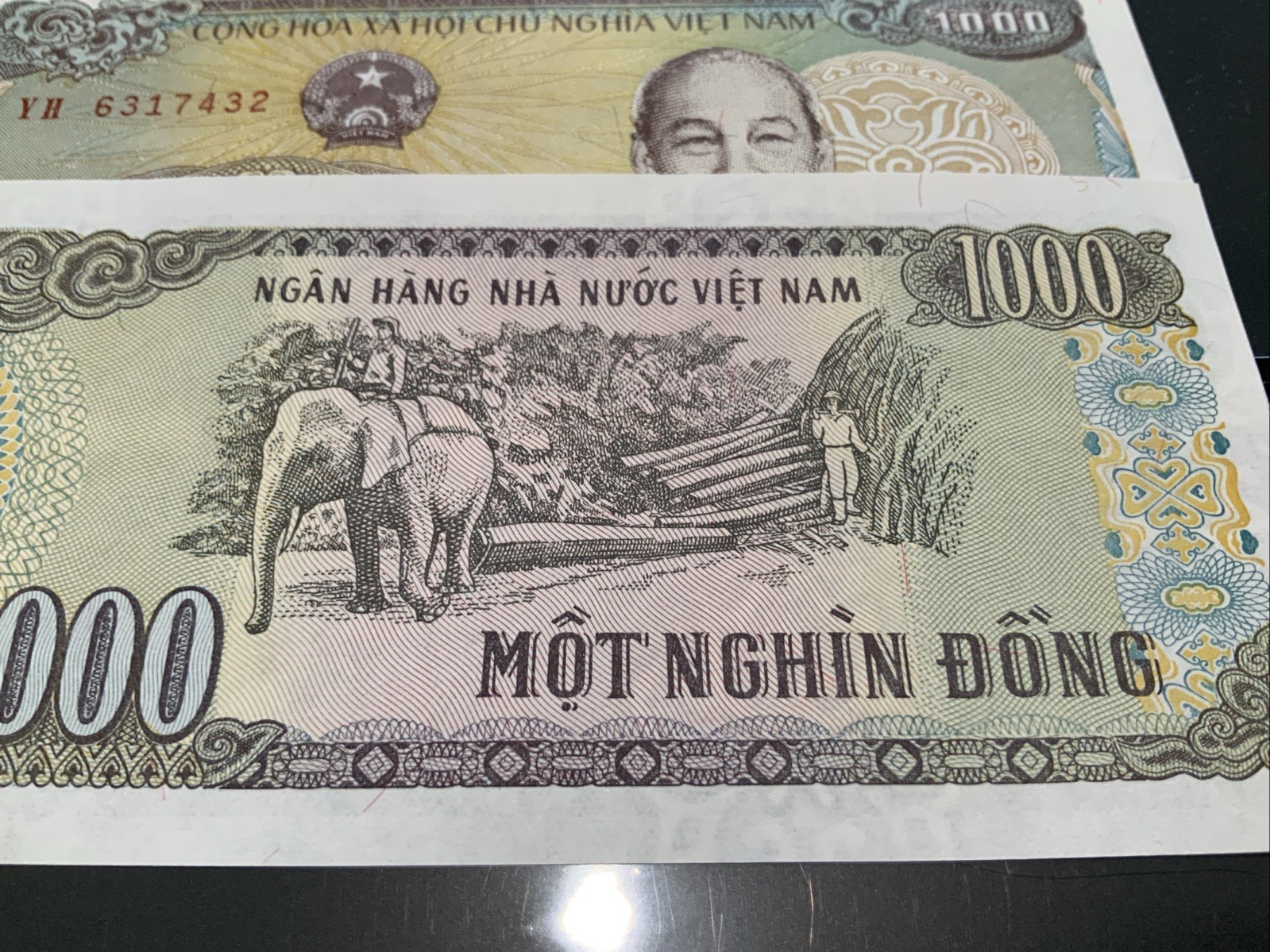 1988 1000 DONG HO CHI MINH VIETNAM CURRENCY FIVE IN SEQUENCE MINT CRISP