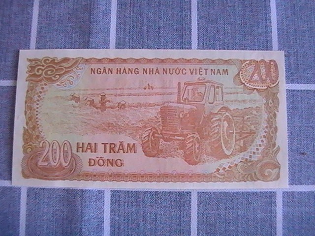 CURRENCY VIET NAM 1987 200 HAI TRAM DONG SERIAL # MN 5283863 CRISP