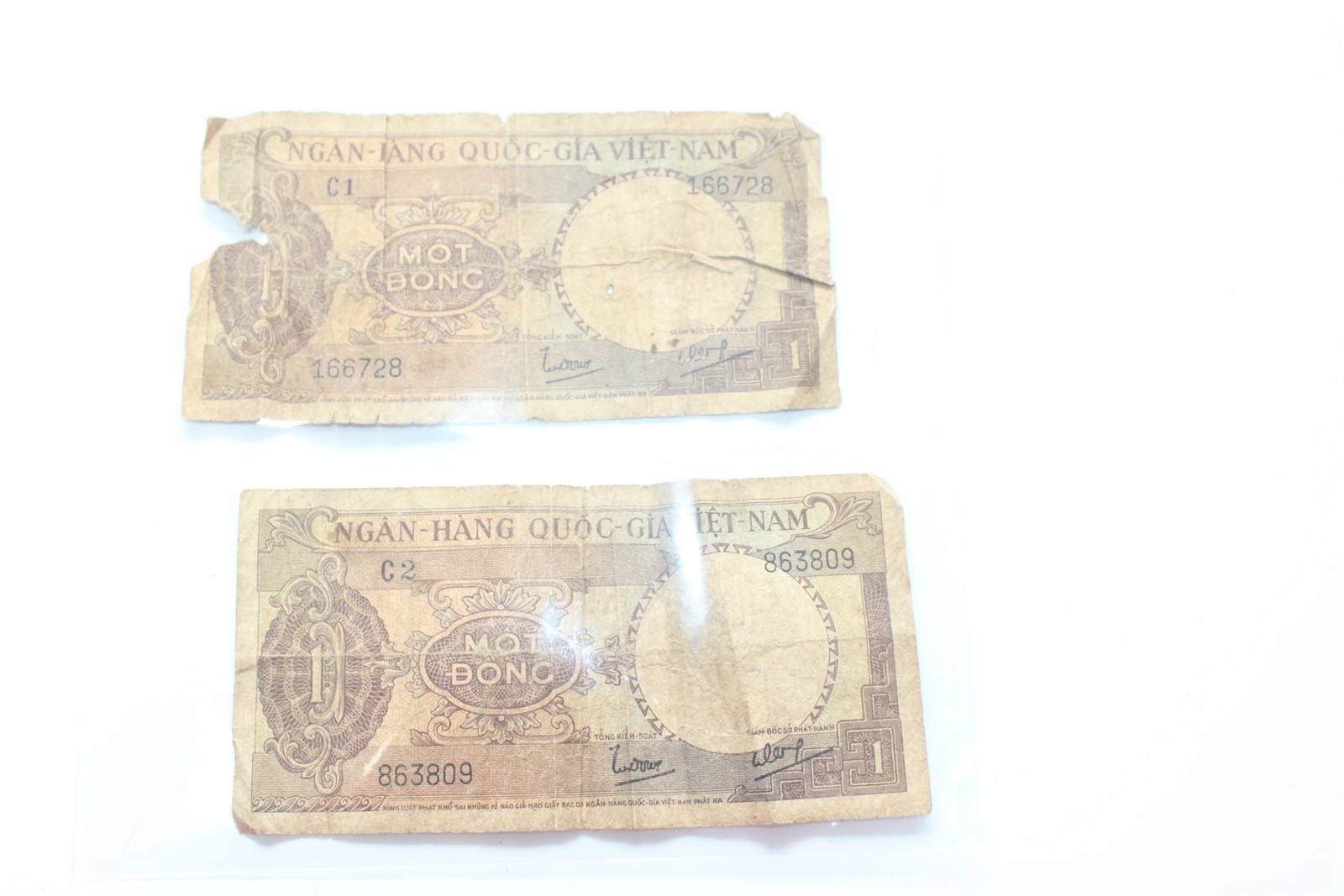 Vintage Vietnam Circulated Currency Lot of 2 Pieces Mot Bong