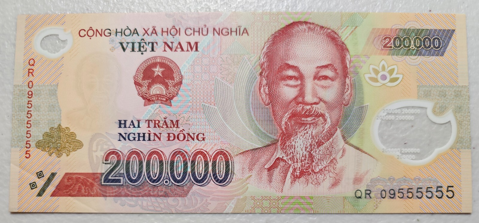 Vietnam 200,000 Dong 2009 Solid #5’s, AU
