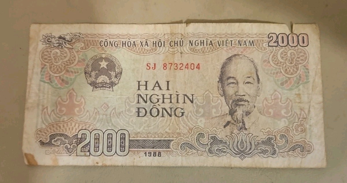 1988 Vietnam 2000 Dong Note