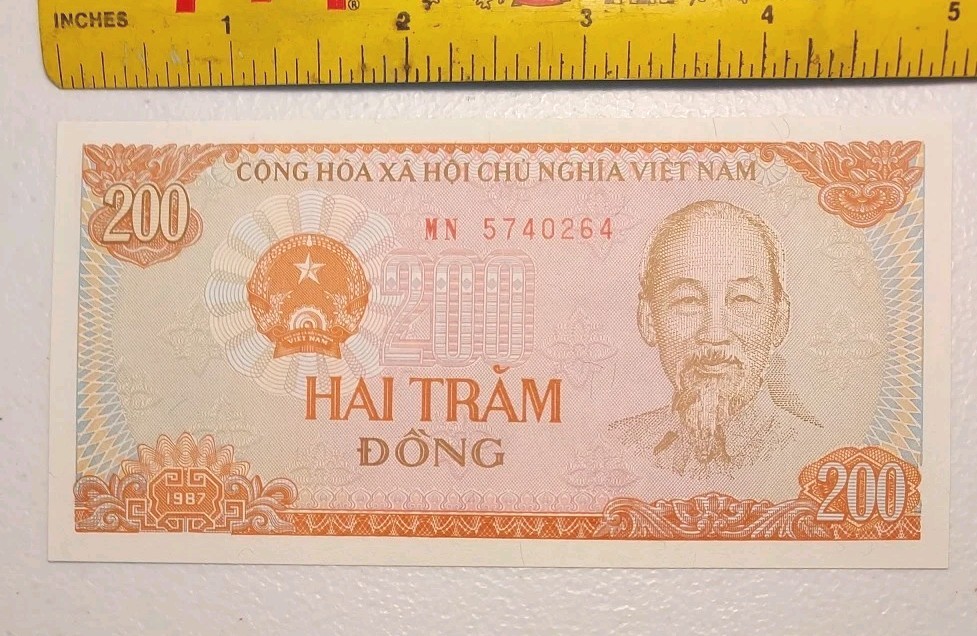 1987 Vietnam 200 Dong Note; Pick 100 UNC