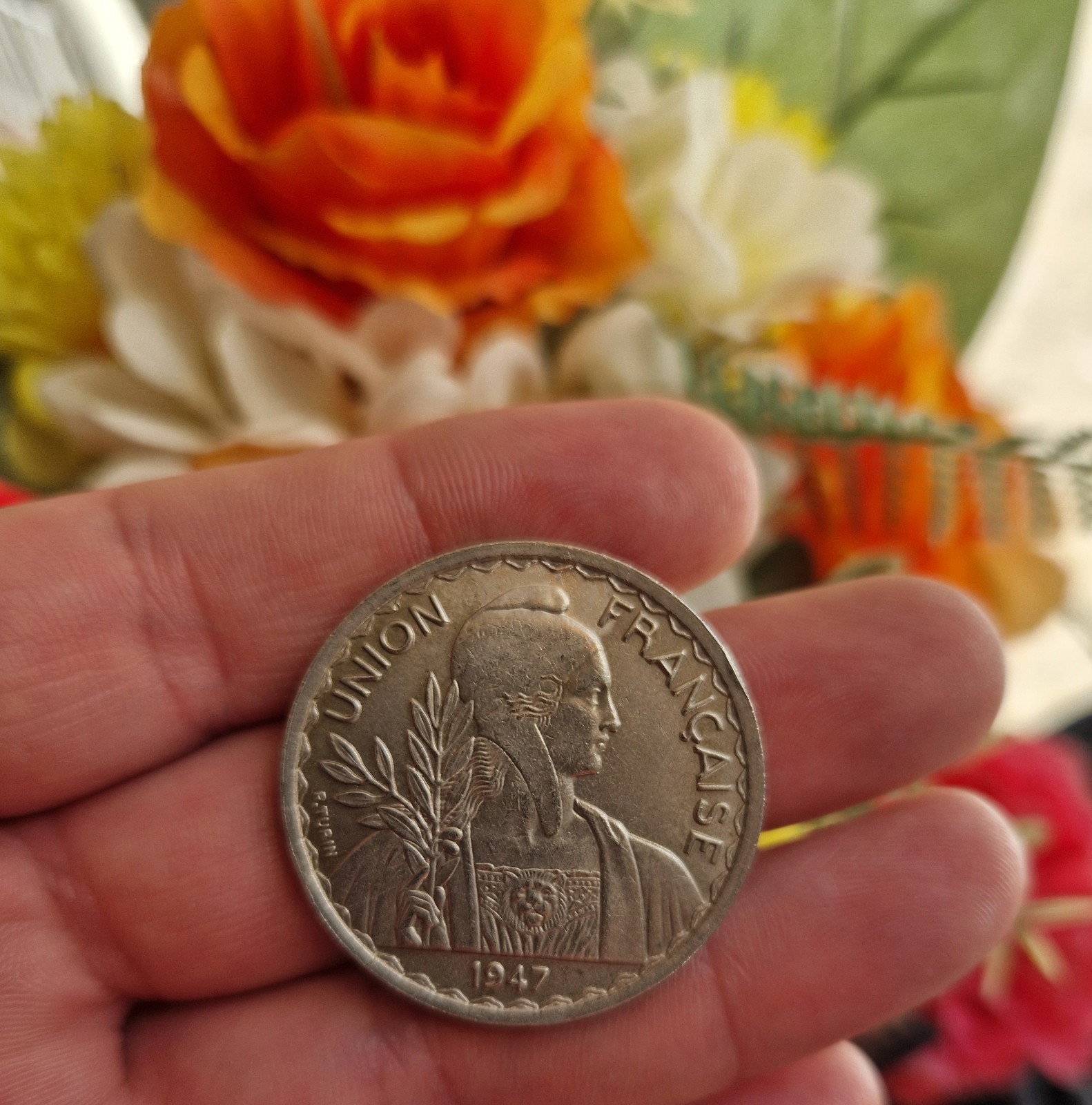1947 French Indochina 1 Piastre Copper-Nickel 35mm XF Details
