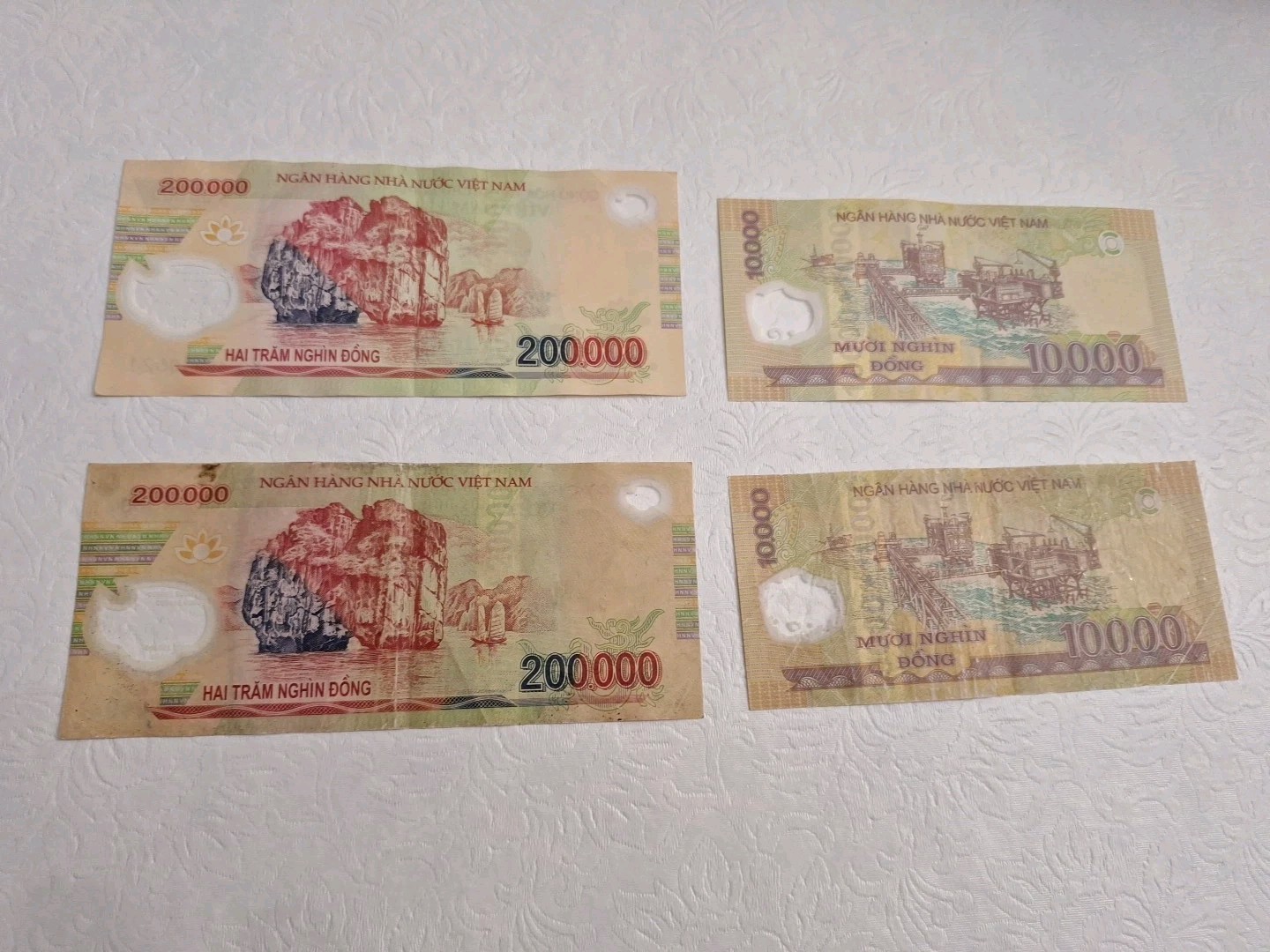 Lot Of Vietnam Circulated Banknotes VND Currency 420,000 Dong