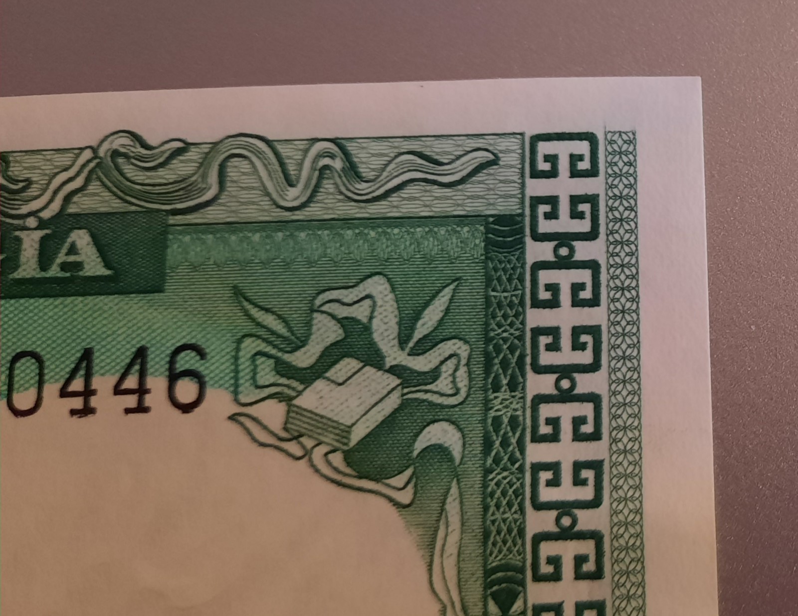 vintage uncirculated Hai Muoi Dong 20 piastres note,Series K2