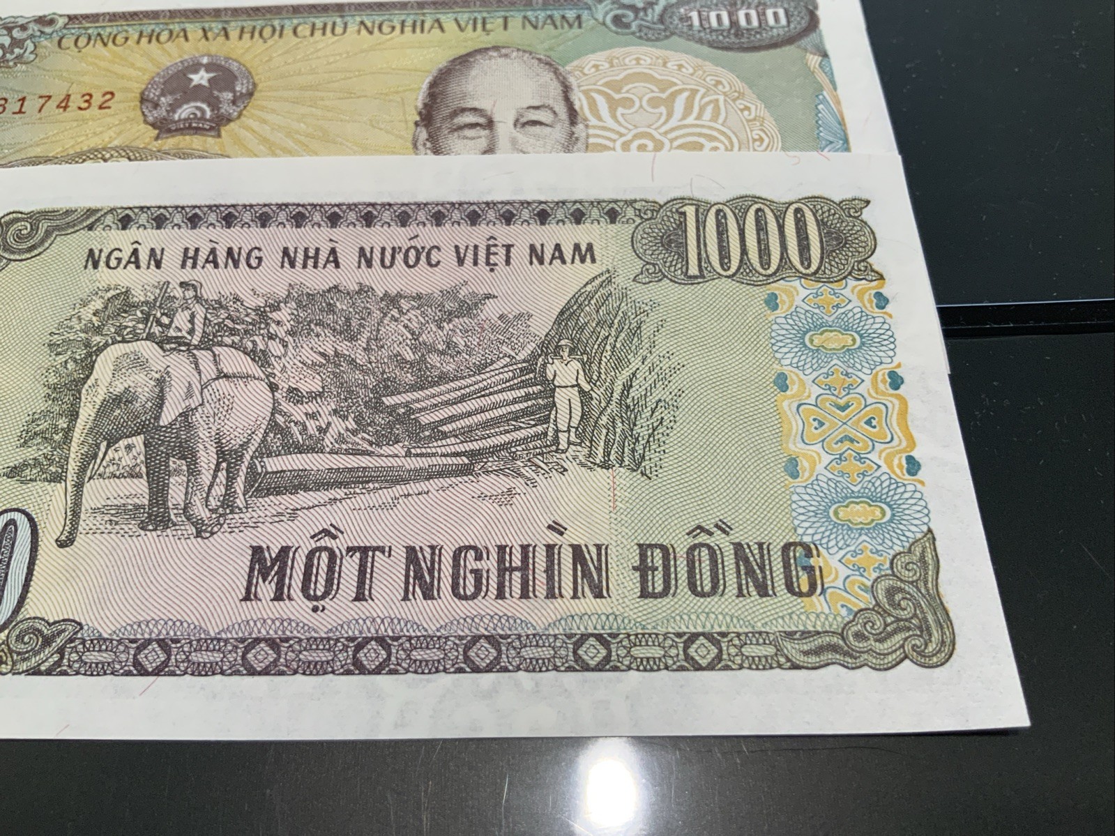 1988 1000 DONG HO CHI MINH VIETNAM CURRENCY FIVE IN SEQUENCE MINT CRISP