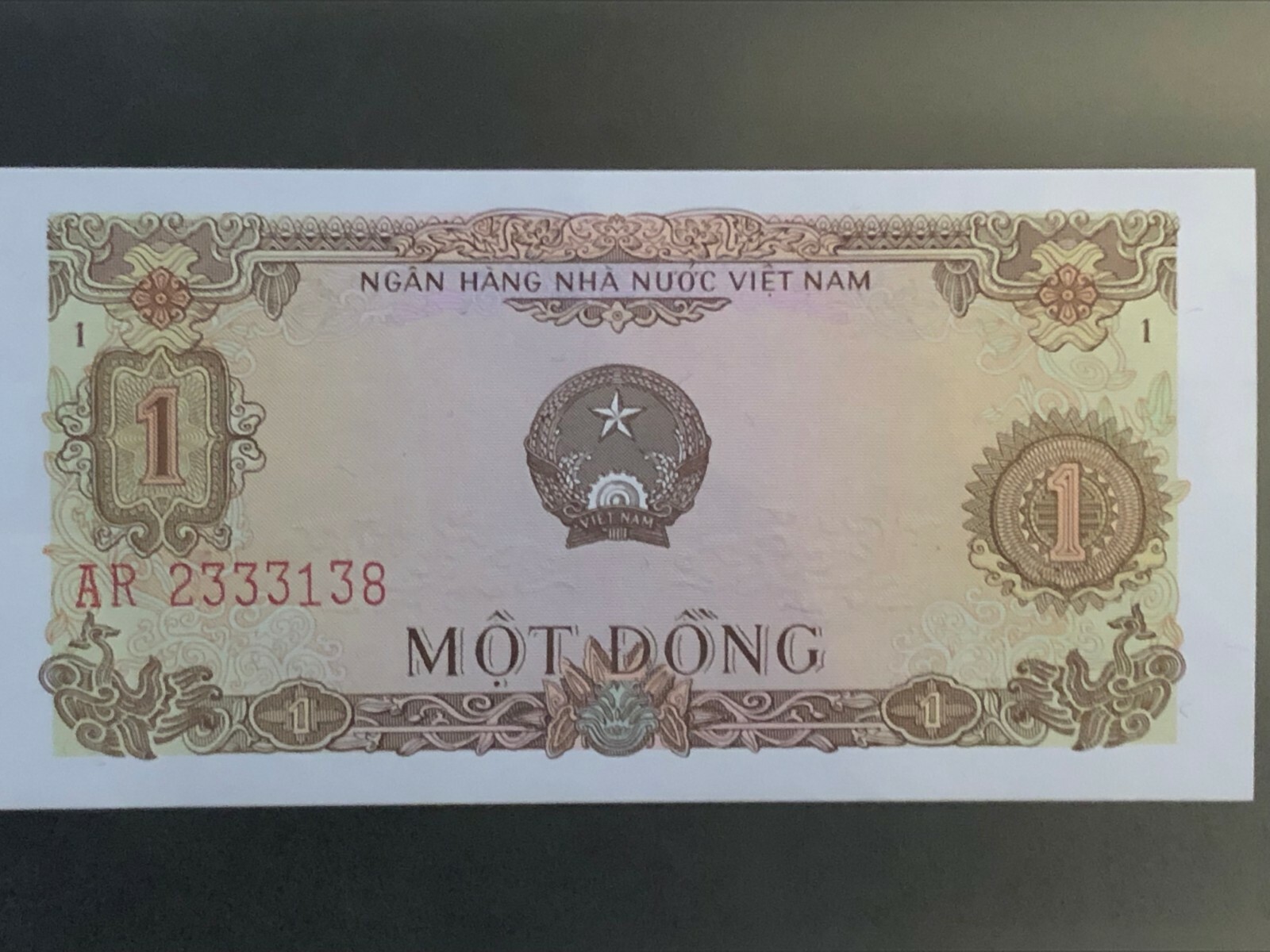 Vietnam 1976 Mot Dong (1 Dong) banknote Crisp UNC RARE Condition
