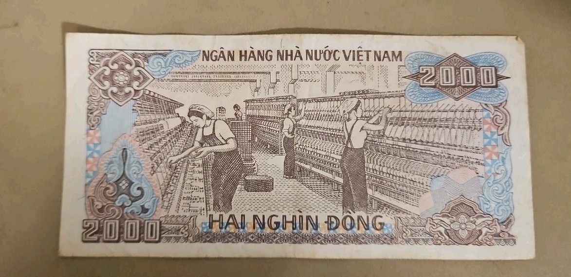1988 Vietnam 2000 Dong Note