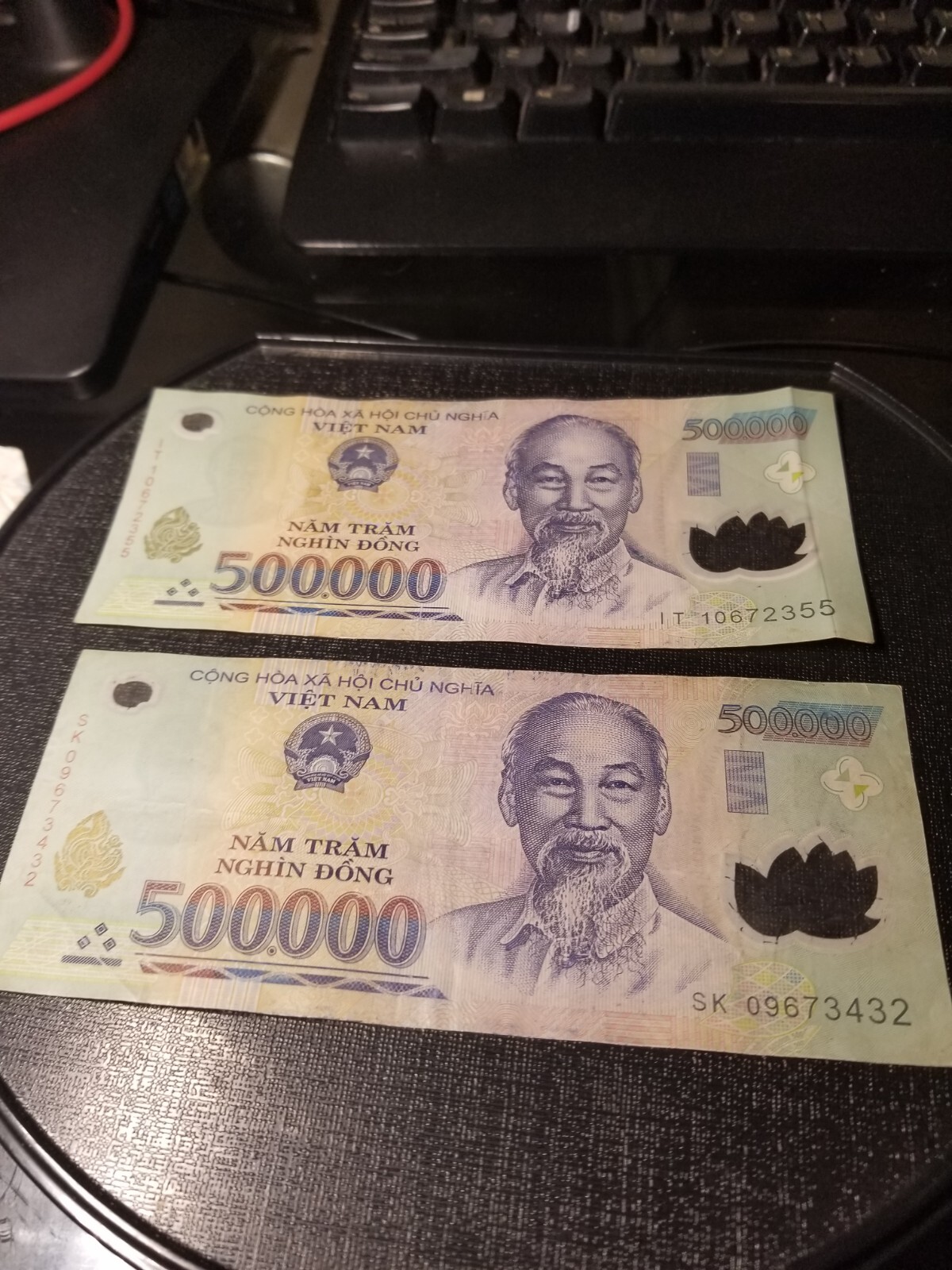 1 Million Vietnamese Dong ( 500000 x 2 Pieces ) Vietnam 500,000 Currency