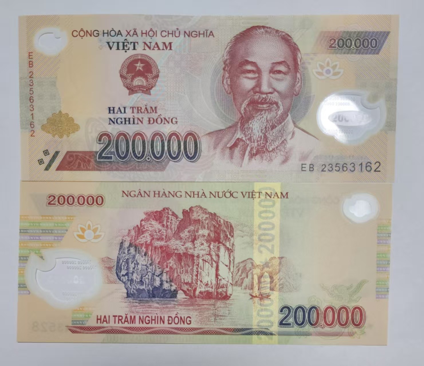 2023 Vietnam 200000 Dong POLYMER P 123 NEW UNC Banknote