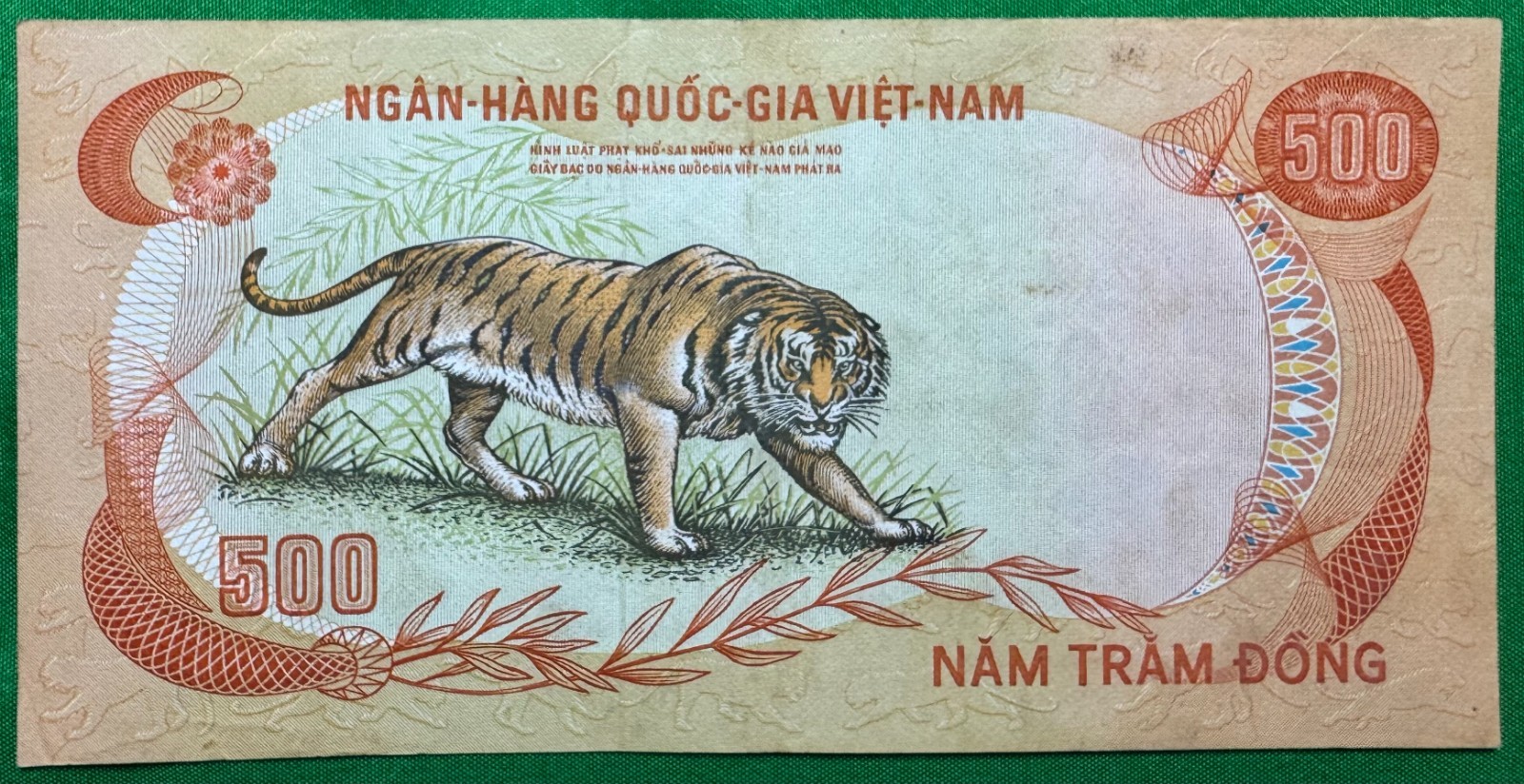 Vietnam War Era Banknote South Vietnamese 500 DONG 1972 Currency Paper Money