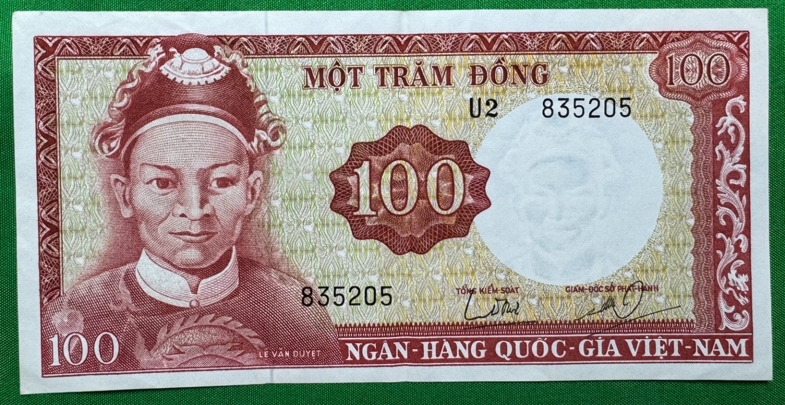 South Vietnam 100 Dong (1966) Banknotes Paper Money Currency U2.835205