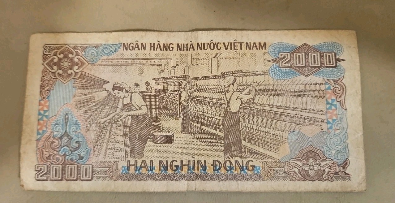 1988 Vietnam 2000 Dong Note